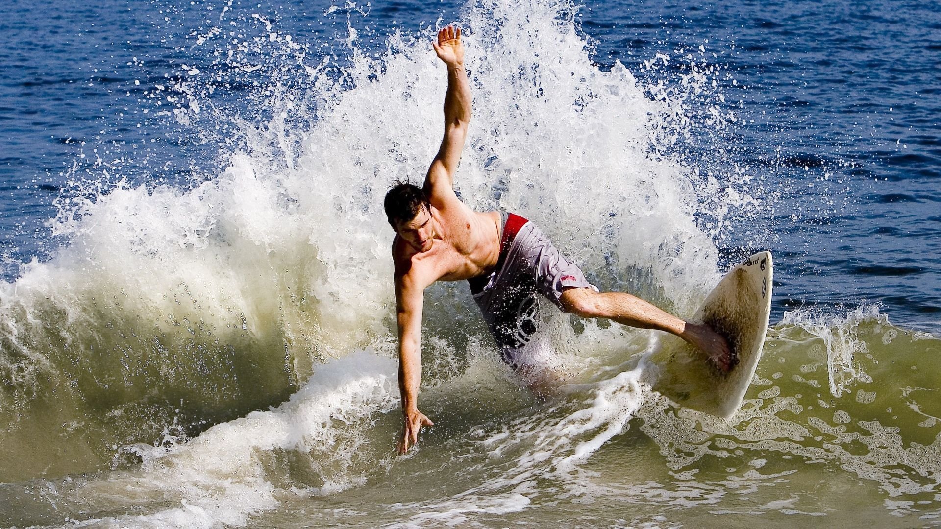 爱游戏网址登录-传统水袖舞狮比赛，文化盛宴里的运动魅力